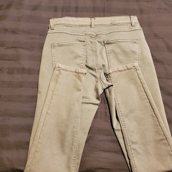 J - jess skinny jeans, light grey, size 6 - Picture 4 of 5